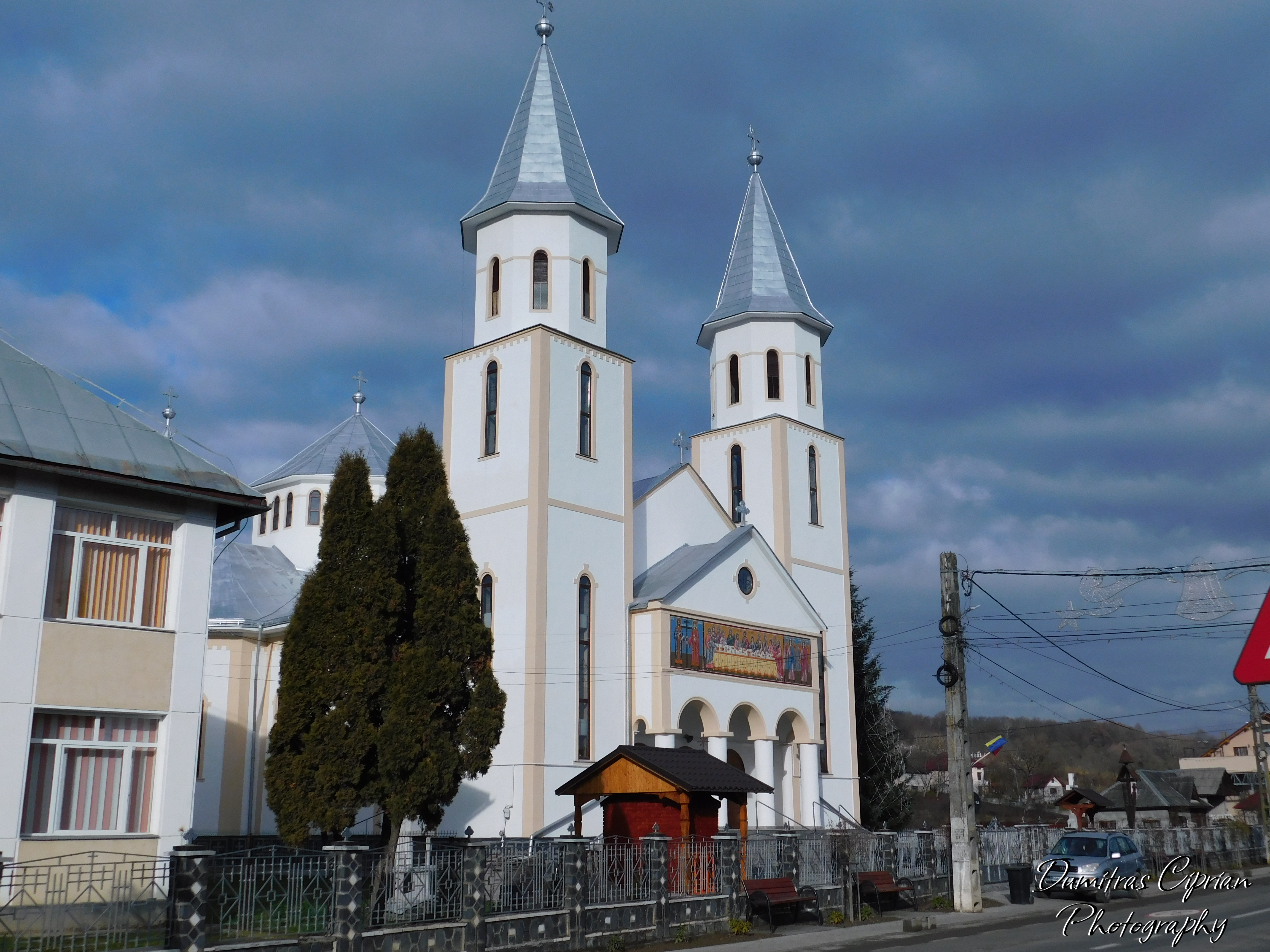 Norodul din Gârdani spre Mănăstirea Măriuș